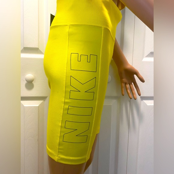 Yellow Nike Air Bike Shorts size Medium - Picture 5 of 8